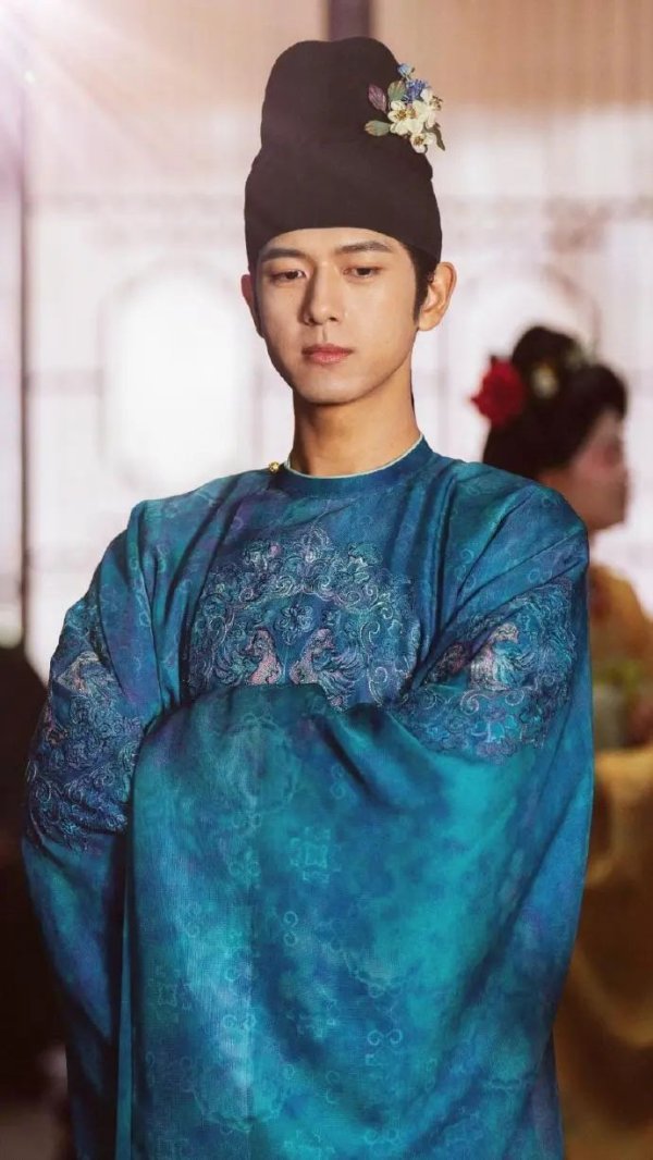 51我要配资 李现《国色芳华》演技爆发！蒋长扬雨中砸瓷戏看哭观众